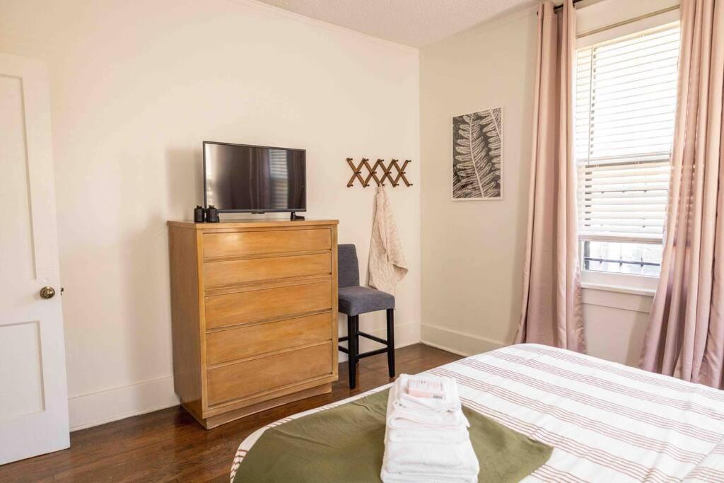 J Birds' Bungalow In The Heart Of Midtown メンフィス エクステリア 写真
